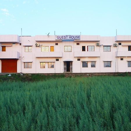Oyo Nalanda Guest House Экстерьер фото